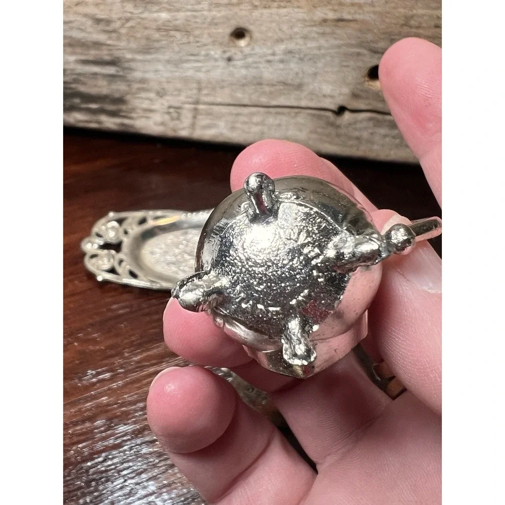 Vintage Metal Salt And Pepper Shakers Souvenir Texas with Tray‎ Japan Elegant